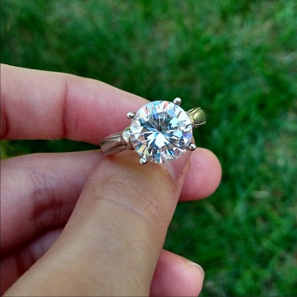 925 Large Silver Faux Diamond Engagement Ring Sz 8 - Picture 6 of 8